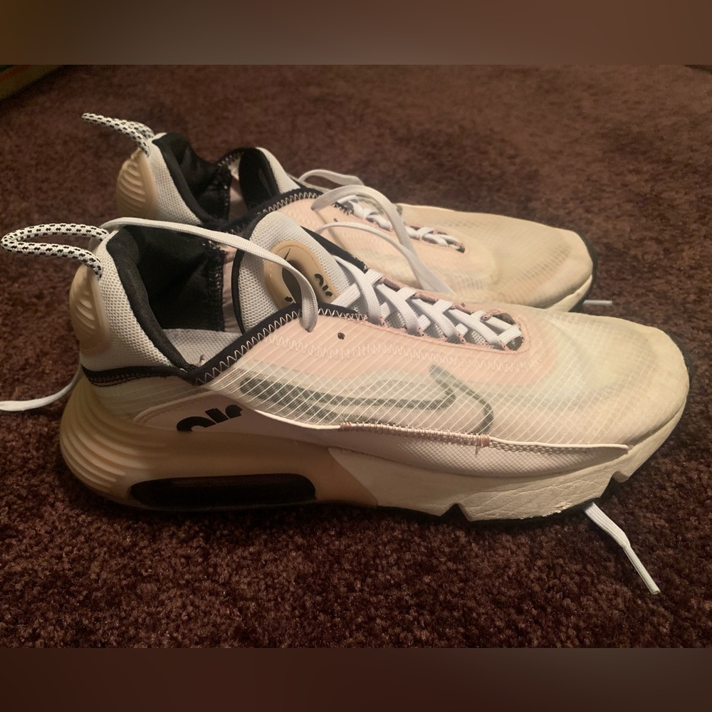 Nike Air max 270 pink women’s tennis shoe size 10